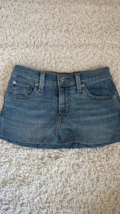 Best Levi Strauss & Co. Levis hame