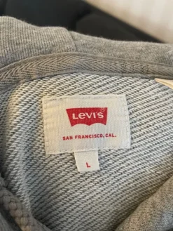Clearance Levis huppari