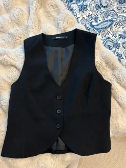 Online Gina Tricot Liivi/toppi