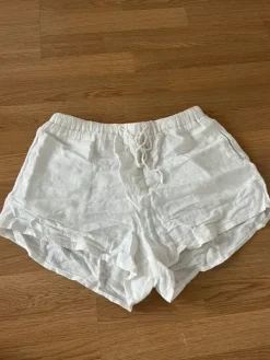 Sale Bershka Linen shorts