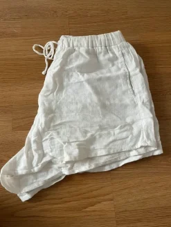 Sale Bershka Linen shorts