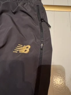 Online New Balance Liverpool housut