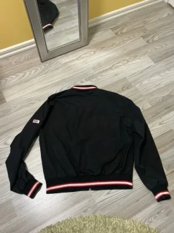 Outlet Lonsdale bomber takki