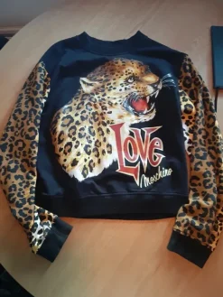 Clearance Love Moschino paita