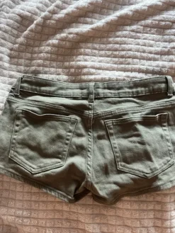 Hot H&M low waisted farkkushortsit