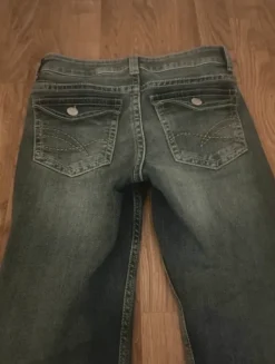 Discount low waisted jeans