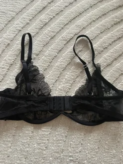 Hot H&M Läpinäkyvät rintsikat