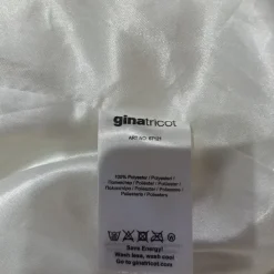 Hot Luonnonvalkoinen ginatricot pörrötakki koko s