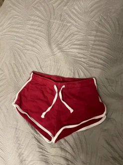 Hot FB Sister Lyhyet shortsit