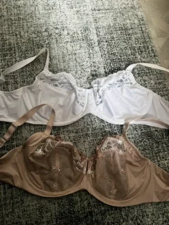 Clearance M & S rintaliivejä 80G