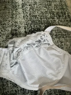 Clearance M & S rintaliivejä 80G