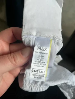 Clearance M & S rintaliivejä 80G