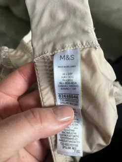 Clearance M & S rintaliivejä 80G