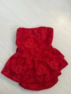 New M kokoinen toppi.