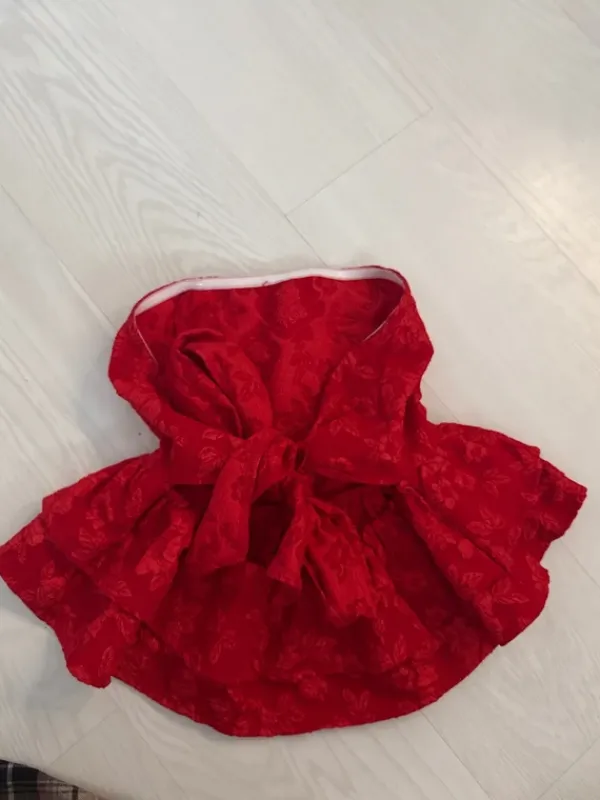 New M kokoinen toppi.