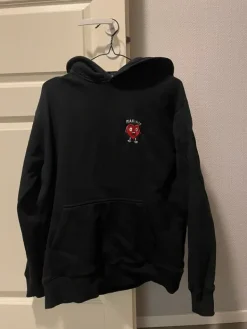 Online Makia musta huppari