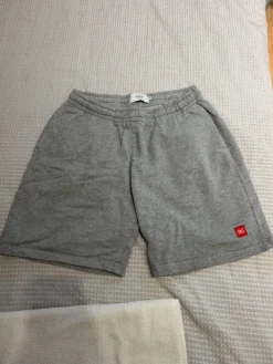 Online Makia n shortsit