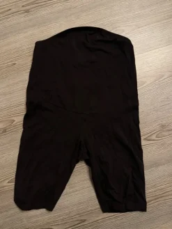 Online H&M Mama Mama bikers shortsit