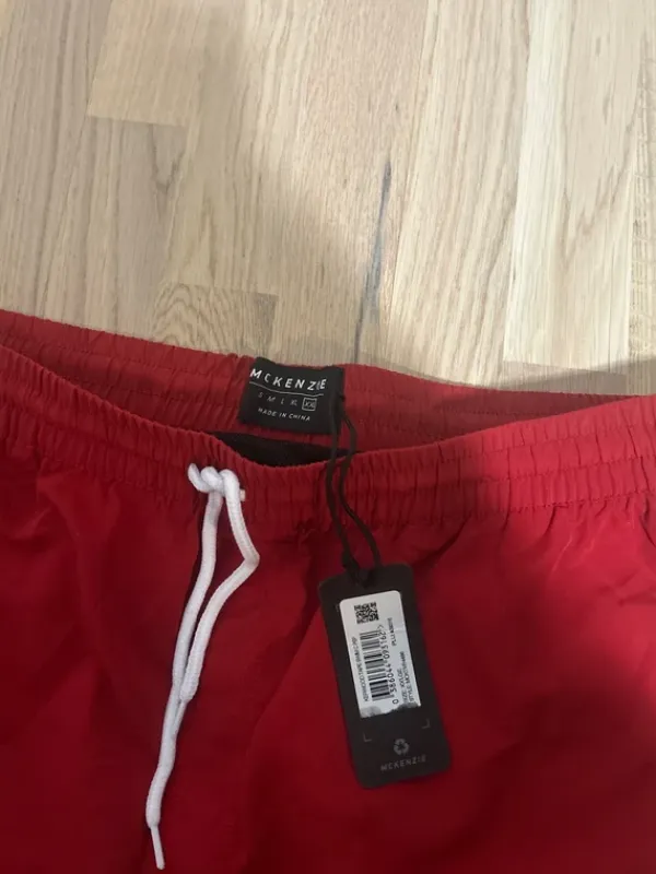 Online McKenzie uimashortsit