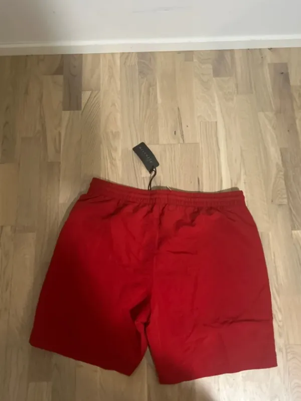 Online McKenzie uimashortsit