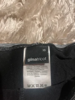 Hot Gina Tricot Micro foldover shortsit xs