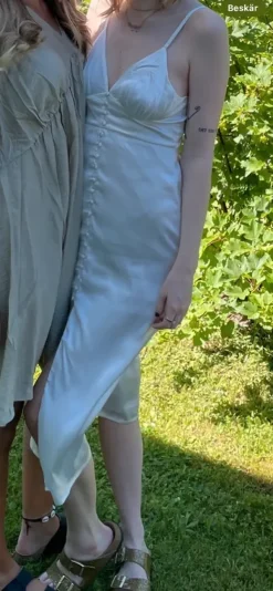 Discount Nelly Midiklänning Bianca