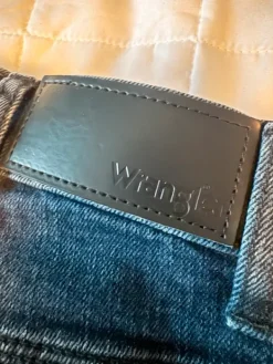 Clearance Wrangler Miesten farkut