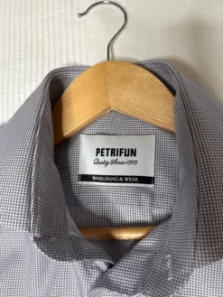 Discount PETRIFUN Miesten harmaa kauluspaita, koko B42