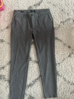 Discount ONLY & SONS Miesten harmaat ruudulliset chinot