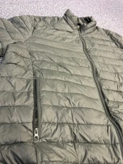 Discount House Miesten kevyttoppatakki