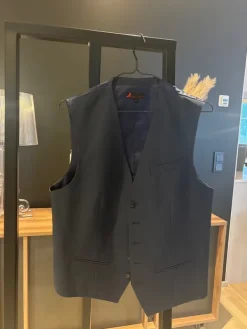 Outlet Miesten liivi M