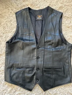 Outlet Miesten nahkaliivi