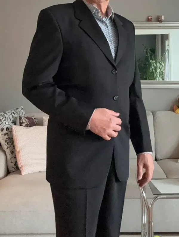 Outlet Miesten puku - musta