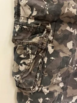 New Miesten shortsit