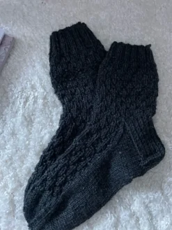 Clearance DIY Miesten tummanharmaa villasukat