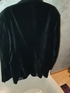 Online Batistini Miesten tummansinen(melkein musta) samettitakki kokoa XL