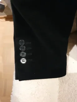 Online Batistini Miesten tummansinen(melkein musta) samettitakki kokoa XL