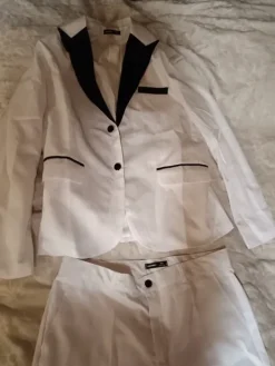 New Manfinity Miesten valvoinen käyttämätön puku