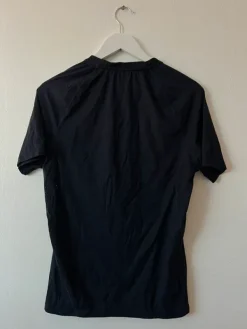 ICIW Miesten vartalonmyötäinen treenipaita