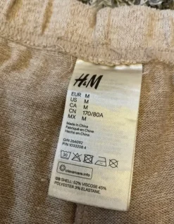 H&M Mukavat yöhousut