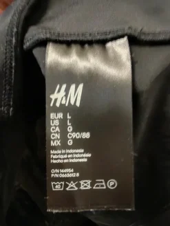 Hot H&M Muotoileva alusmekko
