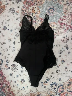 Online Hunkemöller Musta body