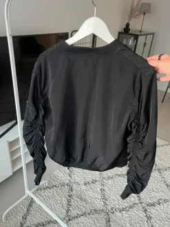 Online New Yorker Musta bomber takki