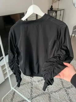 Online New Yorker Musta bomber takki