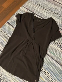 New Esprit Musta äitiys/imetys t-paita