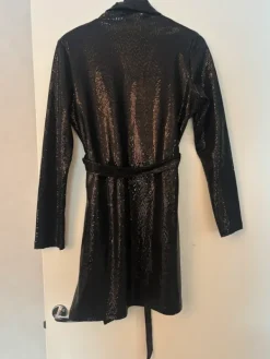 New Gina Tricot Musta glitter jakku