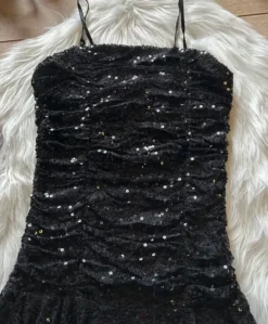 Outlet Musta glittermekko