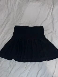 Sale Gina Tricot Musta hame