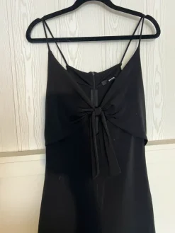 Best Bik Bok Musta housupuku