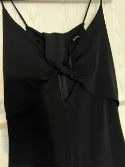 Best Bik Bok Musta housupuku